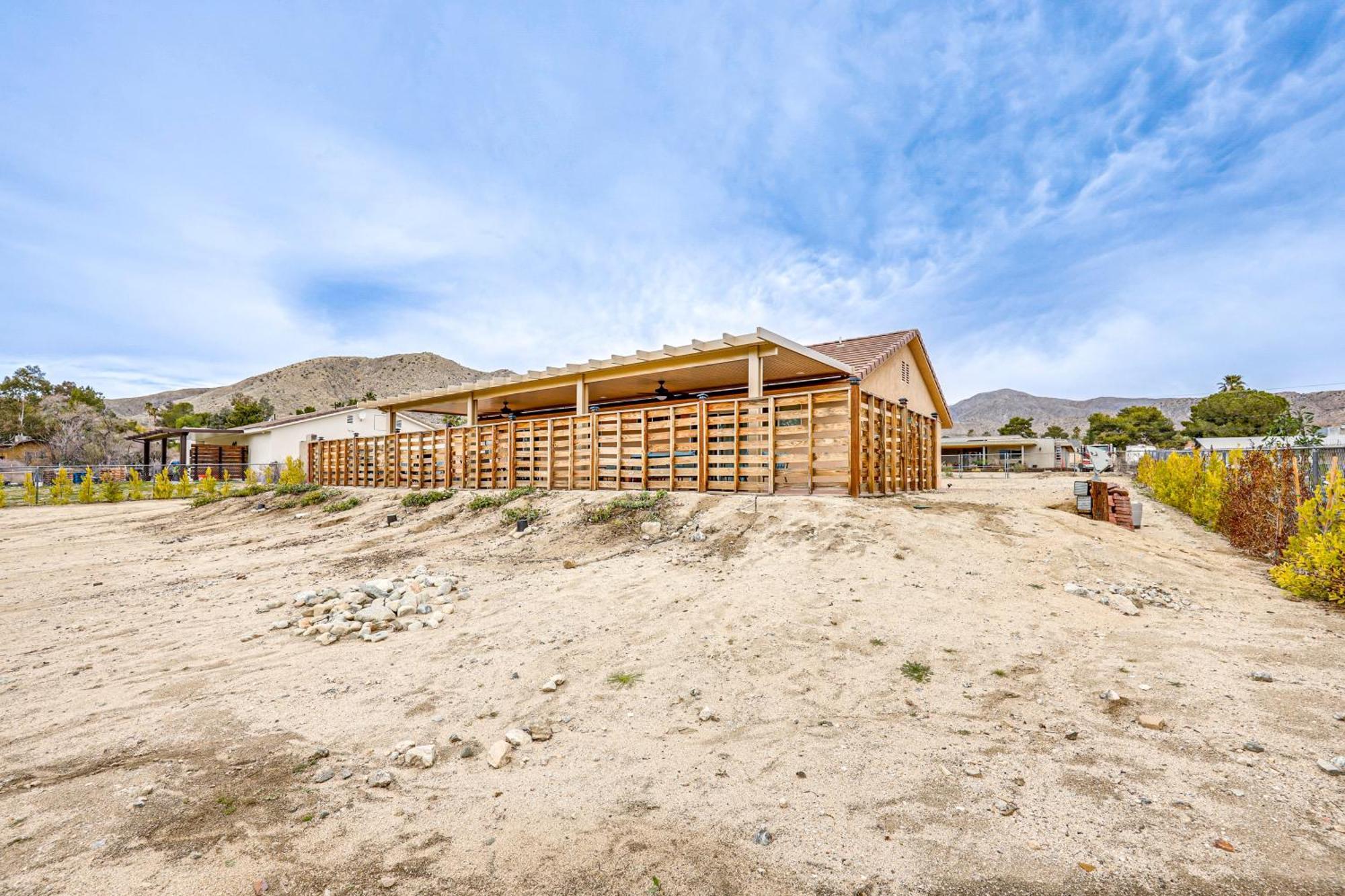 Updated Abode 22 Mi To Joshua Tree National Park! モロンゴ・バレー エクステリア 写真