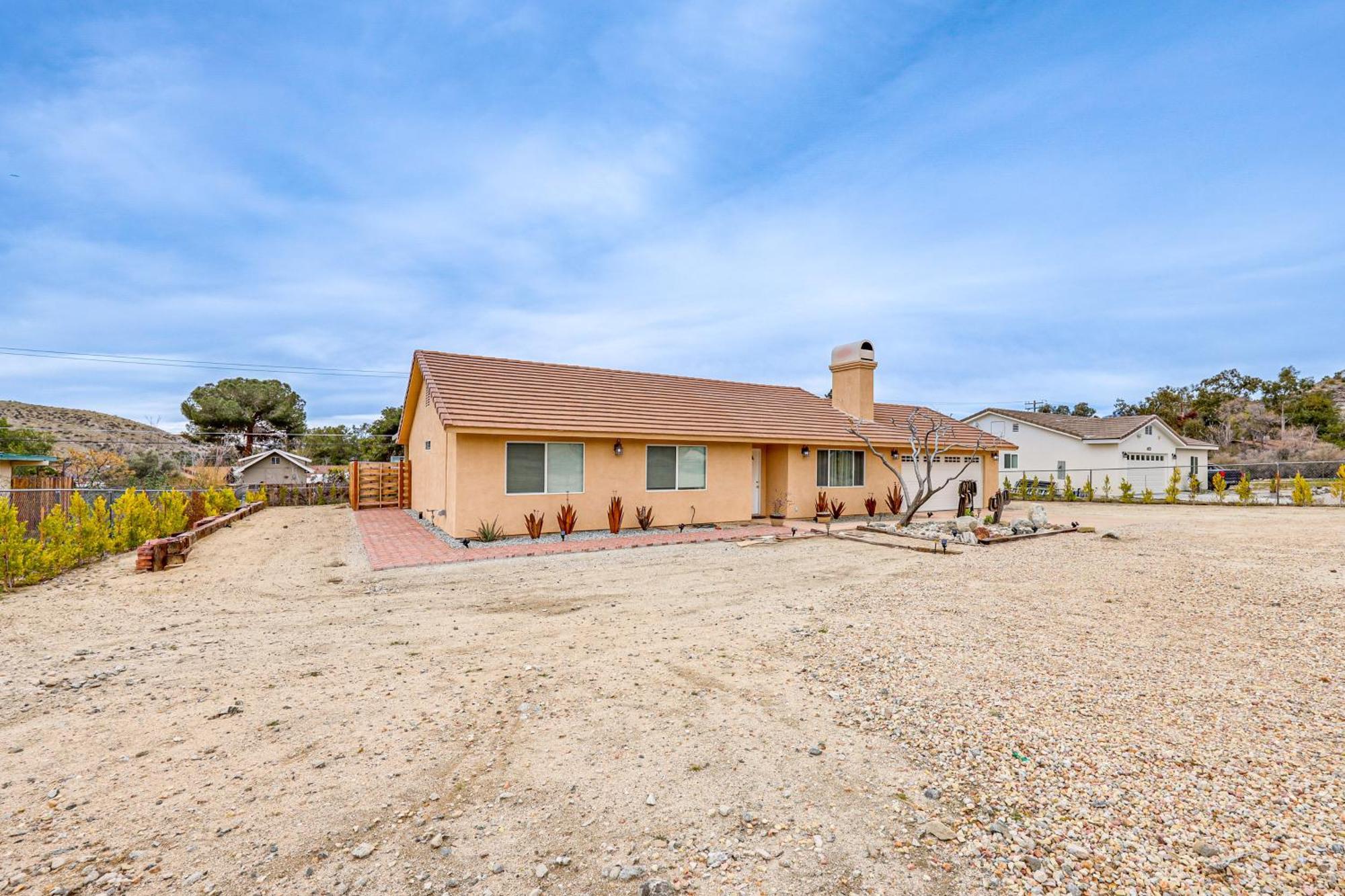 Updated Abode 22 Mi To Joshua Tree National Park! モロンゴ・バレー エクステリア 写真
